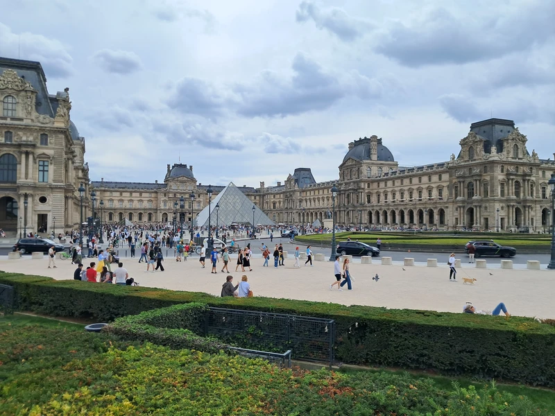 Лувр
