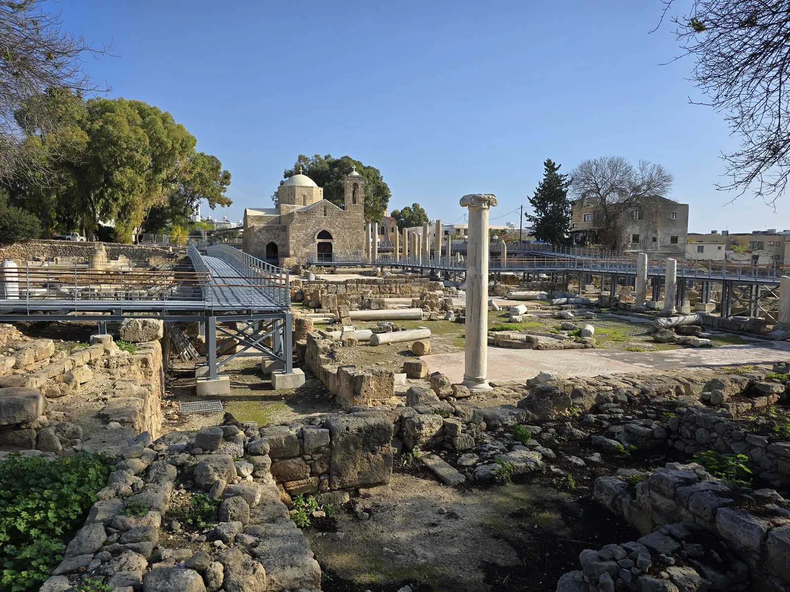 Agia Kyriaki Chrysopolitissa и археологический комплекс древней базилики в Пафосе